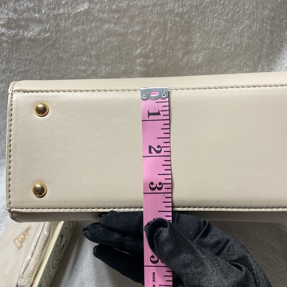 White Valentino Orlandi Crossbody Bag nwt - Picture 12 of 15